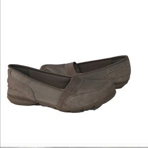 Skechers relaxed fit memory foam shoes size 7.5